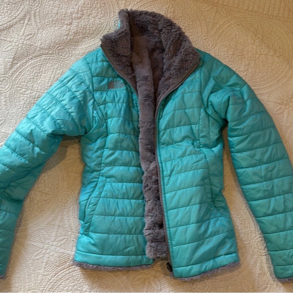 🎁 Girls North Face Aqua Blue Jacket LIKE NEW! WARM & REVERSIBLE